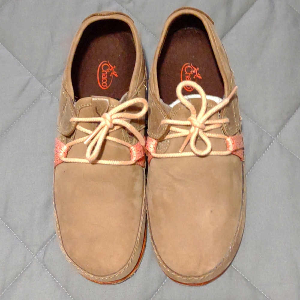 Chaco size 7 tan lightly worn shoe